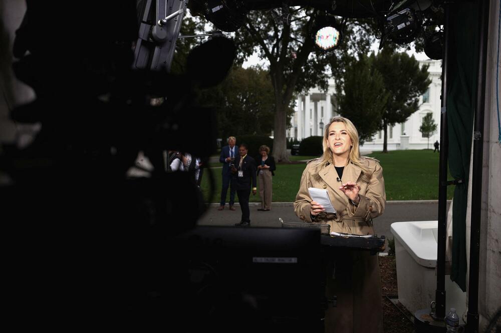 Novinarka CNN nakon što joj je omogućen pristup Bijeloj kući, Foto: REUTERS