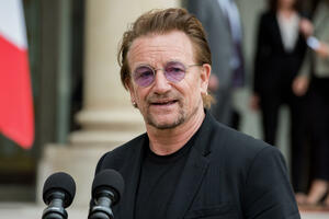 Bono snimio duet sa Doli Parton