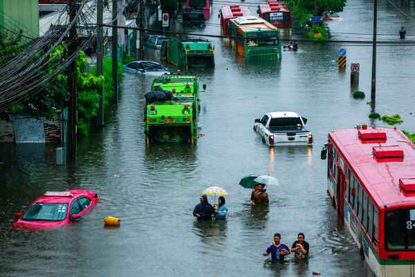 "Naša kuća bila je pod vodom": Poplave u Bangkoku primorale...
