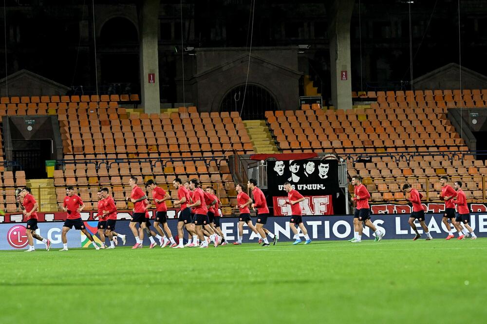 Fudbaleri Crne Gore tokom treninga u Jerevanu, Foto: FSCG