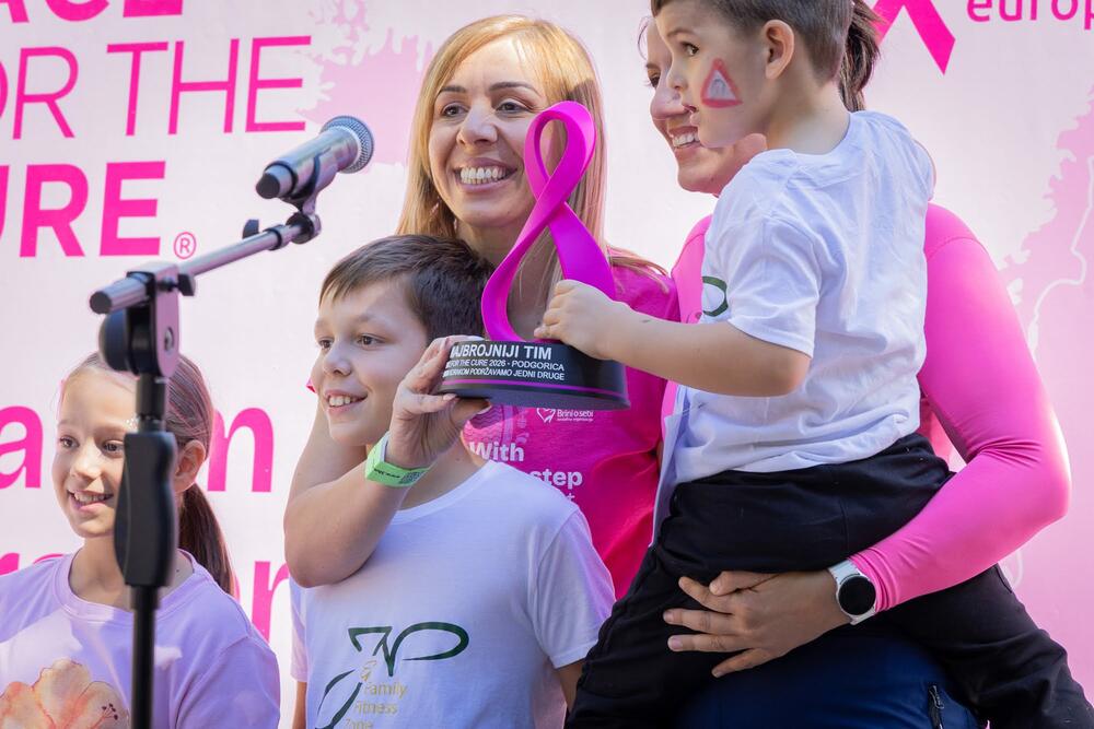 <p>Događaj je organizovala nevladina organizacija (NVO) Brini o sebi, pod licencom Think Pink Europe</p>