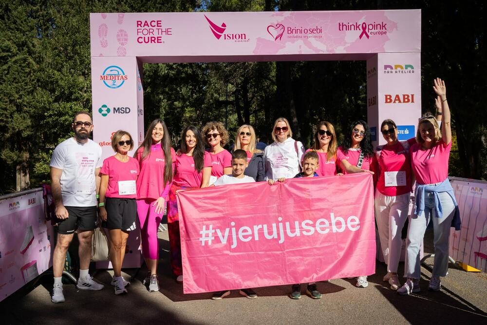 <p>Događaj je organizovala nevladina organizacija (NVO) Brini o sebi, pod licencom Think Pink Europe</p>