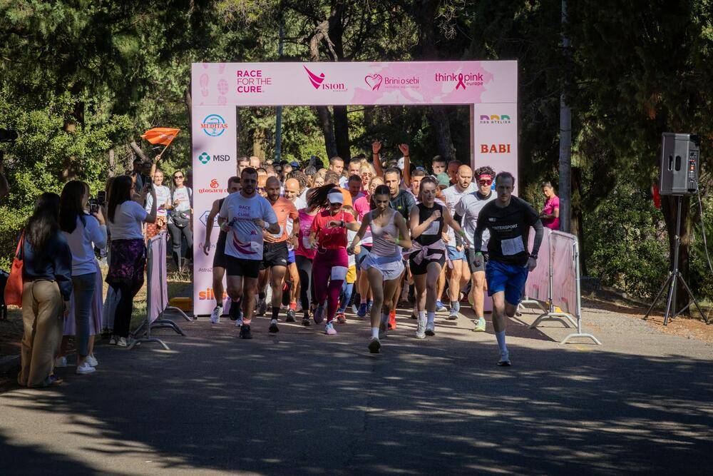 <p>Događaj je organizovala nevladina organizacija (NVO) Brini o sebi, pod licencom Think Pink Europe</p>