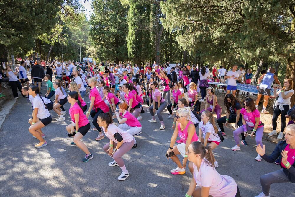 <p>Događaj je organizovala nevladina organizacija (NVO) Brini o sebi, pod licencom Think Pink Europe</p>