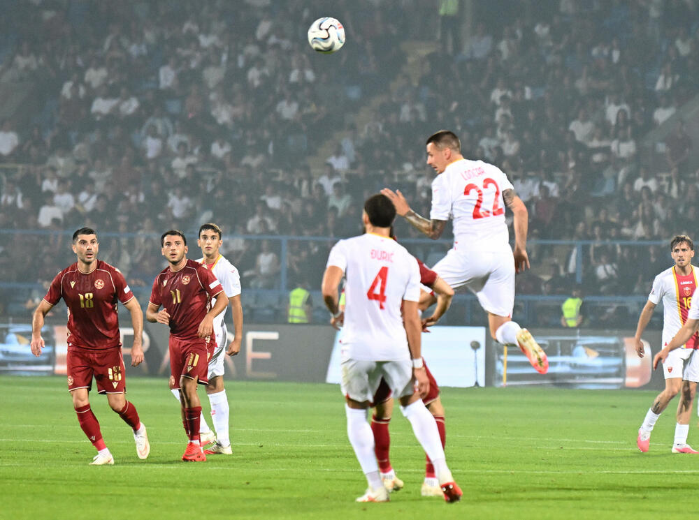 <p>Crnogorski fudbaleri igraju protiv Jermenije u Kahstanu meč drugog kola Lige nacija.</p>  <p>Neke kadrove iz prvog poluvremena, uključujući i slavlja naših fudbalera kod dva gola, pogledajte u foto-galeriji.</p>