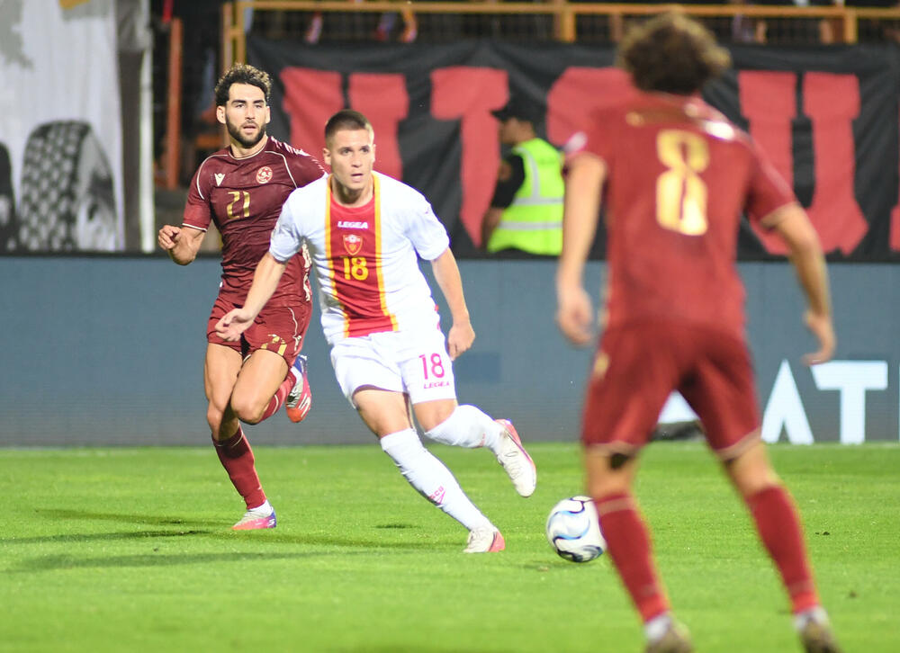 <p>Crnogorski fudbaleri pobijedili su Jermeniju u Jerevanu 3:2, u meču drugog kola Lige nacija.</p>  <p>Neke kadrove iz oba poluvremena, uključujući i slavlja naših fudbalera kod sva tri gola, pogledajte u foto-galeriji.</p>
