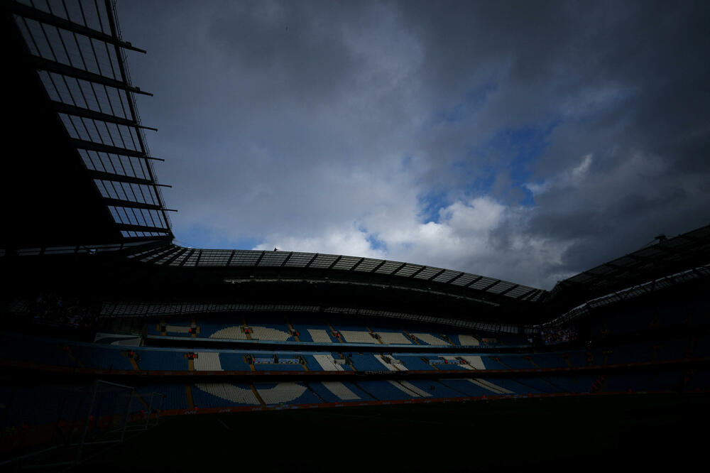 Tamni oblaci nad stadionom "Etihad", Foto: Reuters