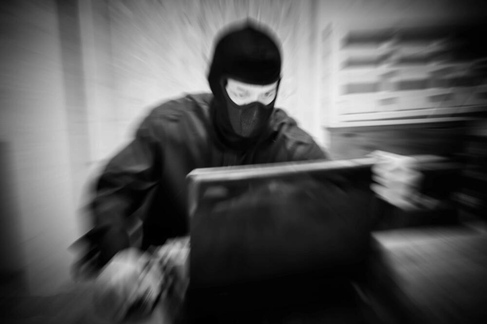 Nema pokazatelja koji bi ukazivali na značajniju finansijsku povezanost tih struktura sa organizovanim kriminalnim grupama, Foto: Shutterstock