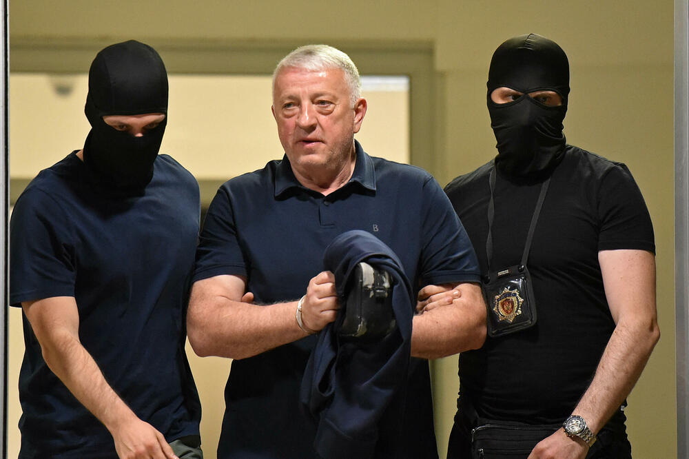 &ldquo;Mirno čekam da nađu kalibar&rdquo;, poručuje Zoran Lazović, Foto: Boris Pejović