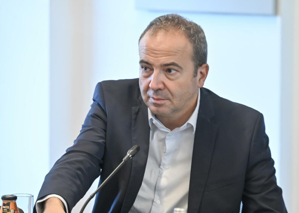 Euro model okrugli sto, okrugli sto Euro model