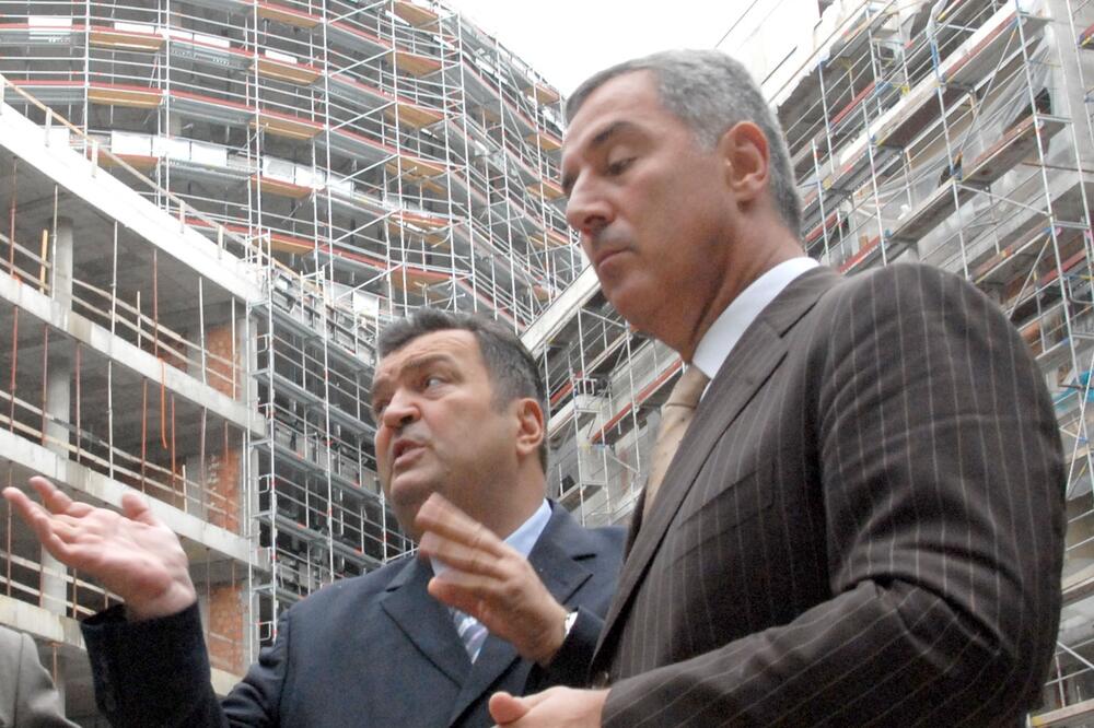 Knežević i Đukanović u septembru 2010. obišli gradilište Atlas centra u Podgorici (arhiva), Foto: Savo Prelević