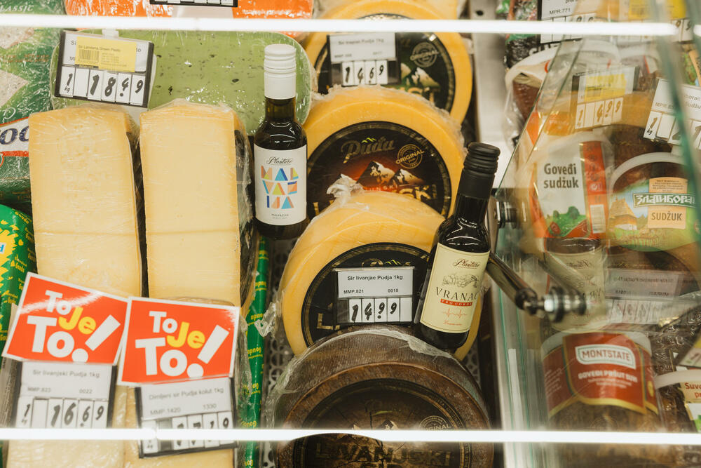 <p>Berane je danas dobilo svoj prvi Aroma market, koji je otvoren na lokaciji Park IV bb.</p>