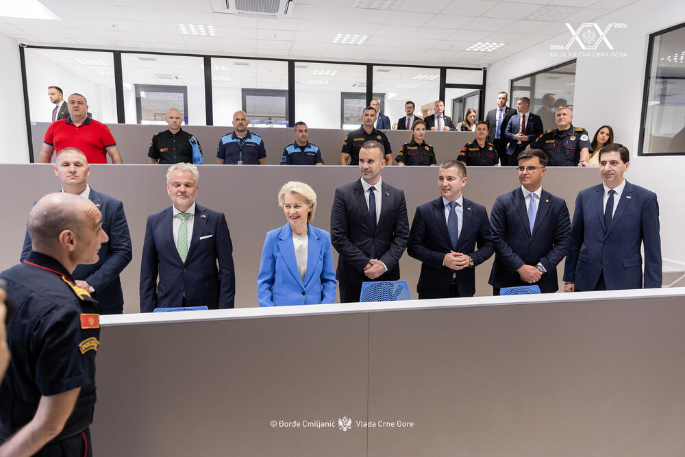 <p>Iz Ministarstva unutrašnjih poslova (MUP) je saopšteno da je nova administrativna zgrada granične policije u podgoričkom naselju Zagorič, namijenjena jačanju koordinacije među crnogorskim organima za granicu i migracije, otvorena danas i predata MUP-u od strane Međunarodne organizacije za migracije IOM</p>