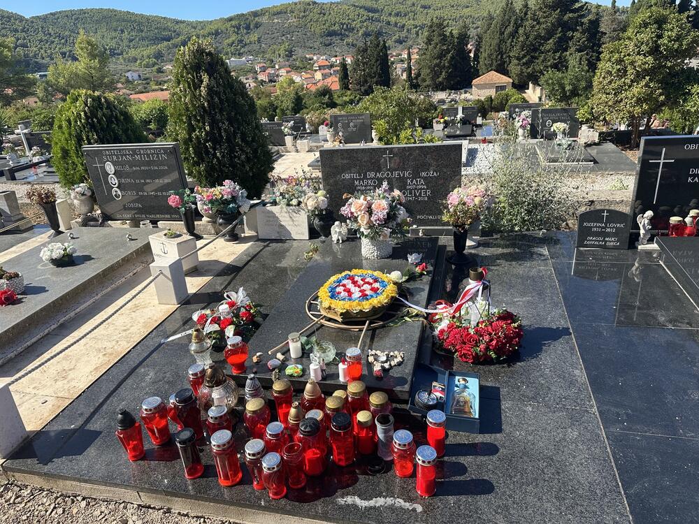 Grob Olivera Dragojevića