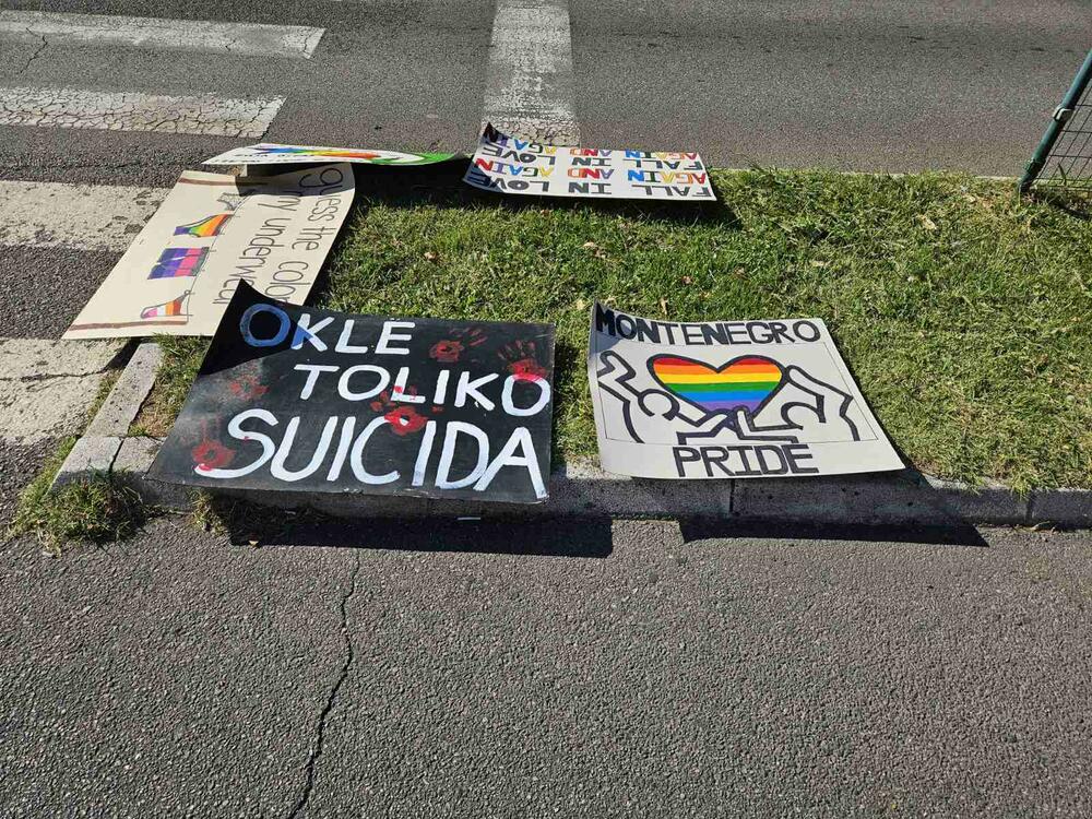 <p>Narativ ovogodišnjeg Prajda, kako su ranije najavili organizatori, usmjeren je na društvene i političke okolnosti koje karakterišu rast desničarskih struja, militarizacija i ratovi, ali i na borbu za prava i dostojanstven život</p>
