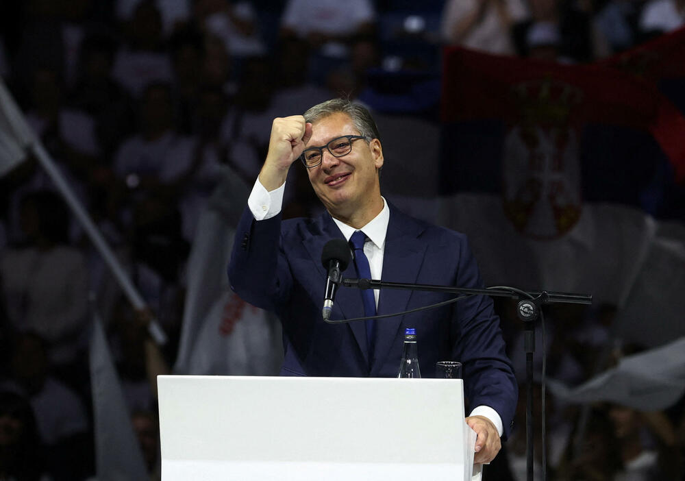 <p>Događaj, koji su prenosile desetine televizijskih kanala širom Srbije, uslijedio je nakon sedmice tokom koje je Vučić obilazio gradove i sela, očigledno nastojeći da učvrsti svoju popularnost, poljuljanu nakon gotovo dvije godine neprekidnih antivladinih protesta</p>