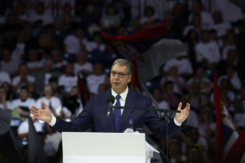 <p>Događaj, koji su prenosile desetine televizijskih kanala širom Srbije, uslijedio je nakon sedmice tokom koje je Vučić obilazio gradove i sela, očigledno nastojeći da učvrsti svoju popularnost, poljuljanu nakon gotovo dvije godine neprekidnih antivladinih protesta</p>