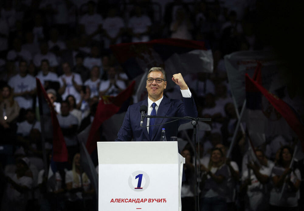 <p>Događaj, koji su prenosile desetine televizijskih kanala širom Srbije, uslijedio je nakon sedmice tokom koje je Vučić obilazio gradove i sela, očigledno nastojeći da učvrsti svoju popularnost, poljuljanu nakon gotovo dvije godine neprekidnih antivladinih protesta</p>
