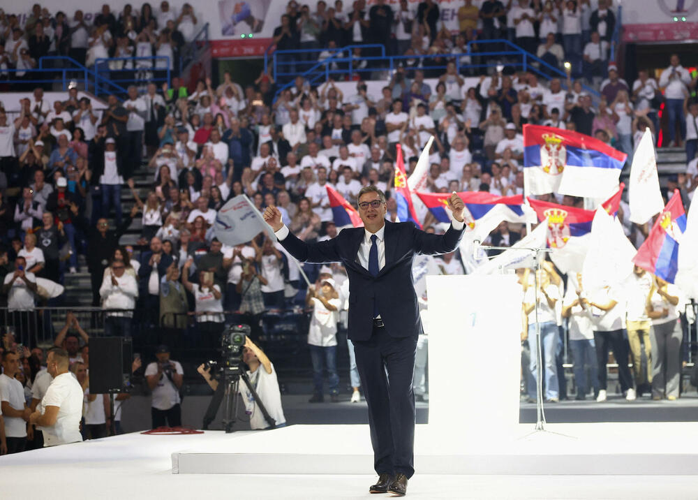 <p>Događaj, koji su prenosile desetine televizijskih kanala širom Srbije, uslijedio je nakon sedmice tokom koje je Vučić obilazio gradove i sela, očigledno nastojeći da učvrsti svoju popularnost, poljuljanu nakon gotovo dvije godine neprekidnih antivladinih protesta</p>