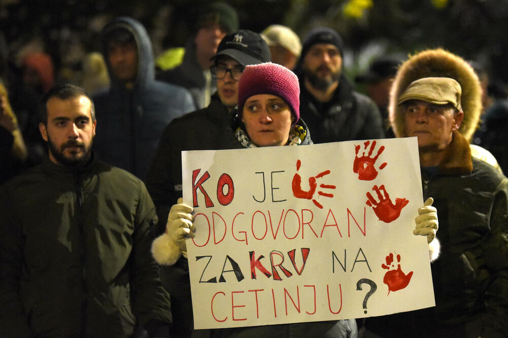 Na Cetinju i u Šavniku 402 okupljanja: sa protesta ispred MUP-a povodom tragedije na Cetinju, Foto: BORIS PEJOVIC