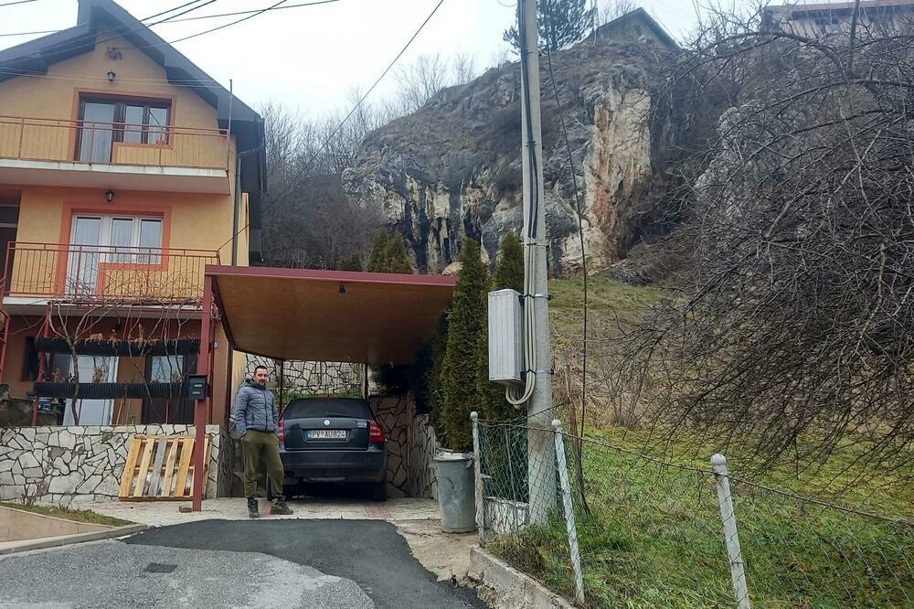 Stijena iznad kuće porodice Čolović, Foto: Goran Malidžan