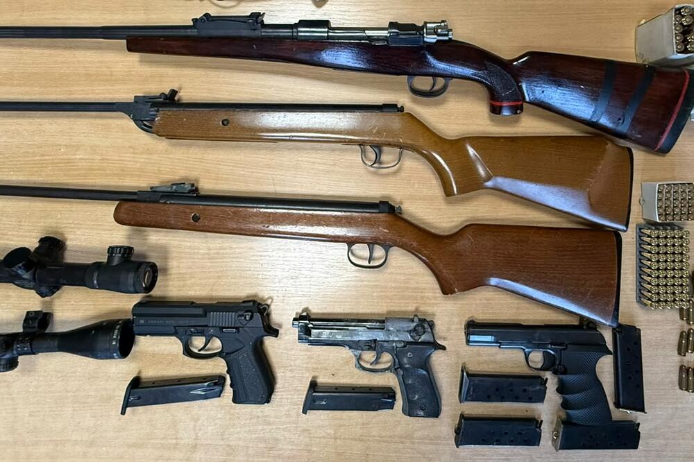 Oduzeto oružje i municija, Foto: Uprava policije