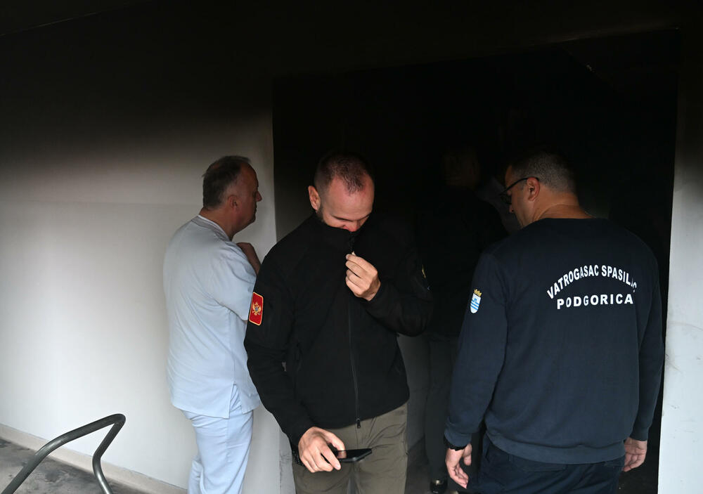 <p>Direktor Kliničkog centra Crne Gore (KCCG) Saša Radović kaže da su i pacijenti i zaposleni na sigurnom</p>