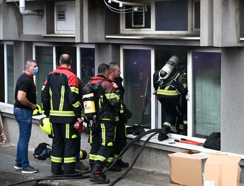 <p>Direktor Kliničkog centra Crne Gore (KCCG) Saša Radović kaže da su i pacijenti i zaposleni na sigurnom</p>