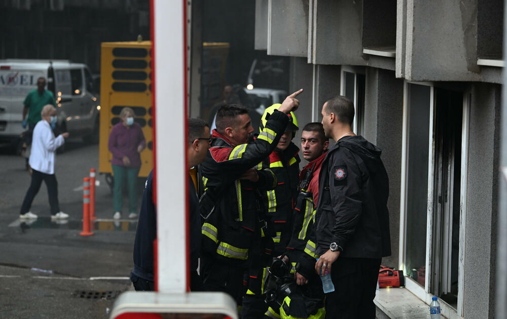 <p>Direktor Kliničkog centra Crne Gore (KCCG) Saša Radović kaže da su i pacijenti i zaposleni na sigurnom</p>