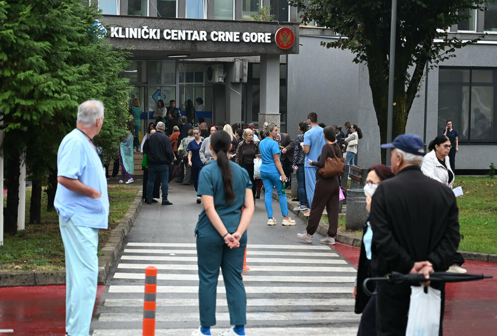 <p>Direktor Kliničkog centra Crne Gore (KCCG) Saša Radović kaže da su i pacijenti i zaposleni na sigurnom</p>