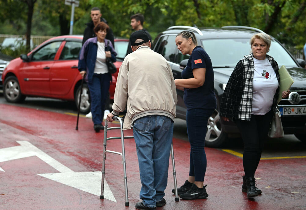 <p>Direktor Kliničkog centra Crne Gore (KCCG) Saša Radović kaže da su i pacijenti i zaposleni na sigurnom</p>