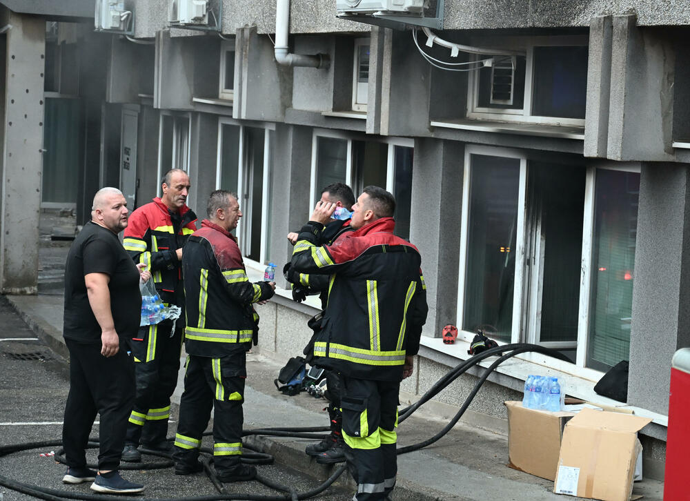 <p>Direktor Kliničkog centra Crne Gore (KCCG) Saša Radović kaže da su i pacijenti i zaposleni na sigurnom</p>