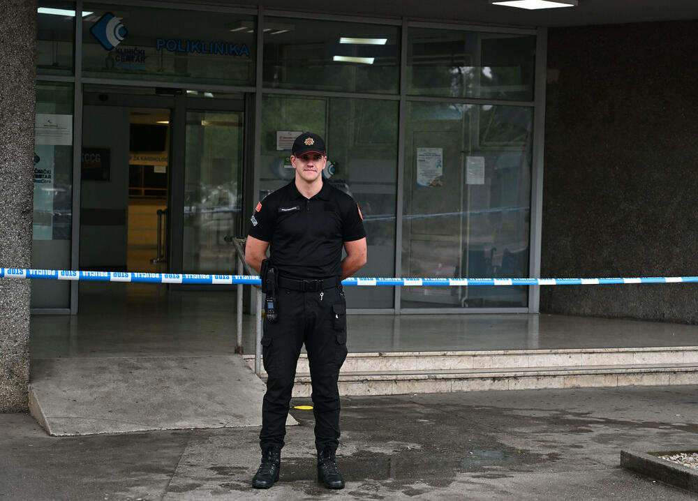 <p>Direktor Kliničkog centra Crne Gore (KCCG) Saša Radović kaže da su i pacijenti i zaposleni na sigurnom</p>