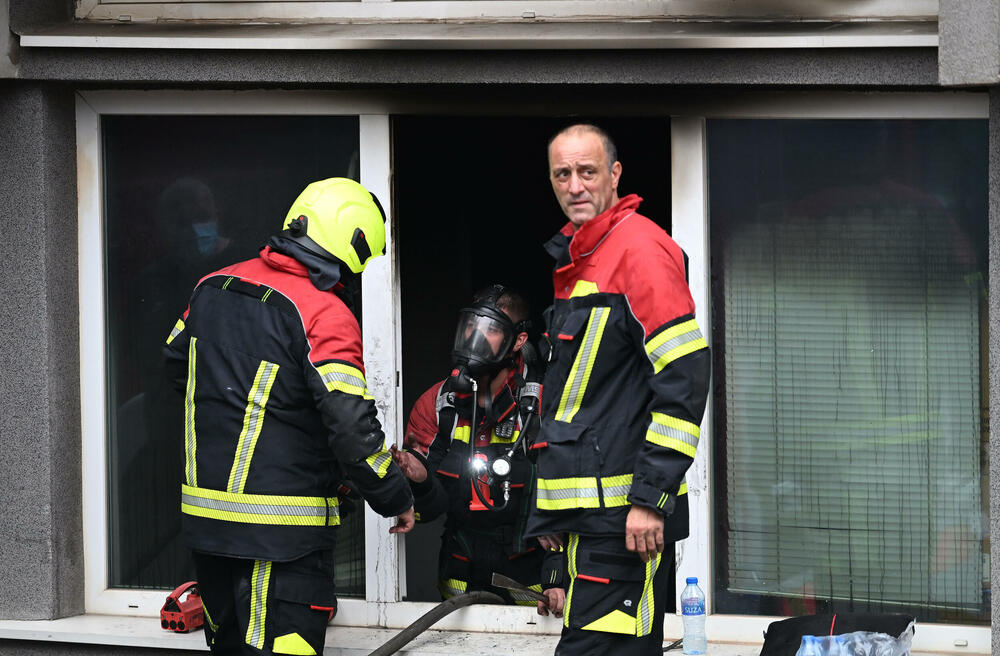 <p>Direktor Kliničkog centra Crne Gore (KCCG) Saša Radović kaže da su i pacijenti i zaposleni na sigurnom</p>