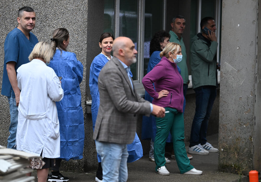 <p>Direktor Kliničkog centra Crne Gore (KCCG) Saša Radović kaže da su i pacijenti i zaposleni na sigurnom</p>