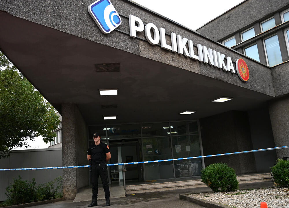 <p>Direktor Kliničkog centra Crne Gore (KCCG) Saša Radović kaže da su i pacijenti i zaposleni na sigurnom</p>