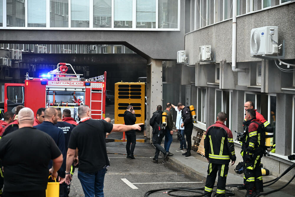 <p>Direktor Kliničkog centra Crne Gore (KCCG) Saša Radović kaže da su i pacijenti i zaposleni na sigurnom</p>