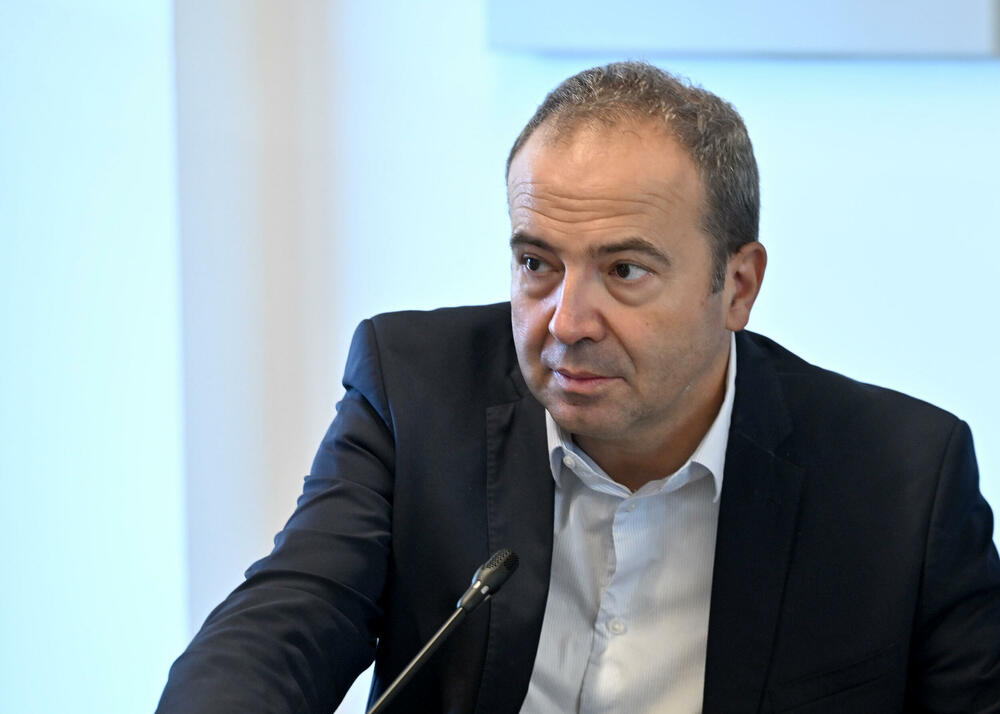 Apetiti veliki, hrane za stolom malo:Zarija Pejović