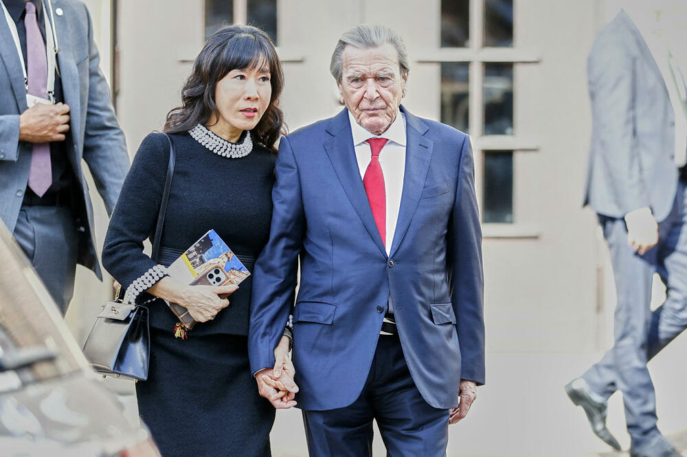 Šreder sa suprugom, Foto: Beta/AP
