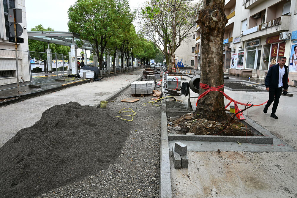 I druga obližnja gradilišta uslovila kašnjenje: Radovi u Vučedolskoj ulici, Foto: BORIS PEJOVIC