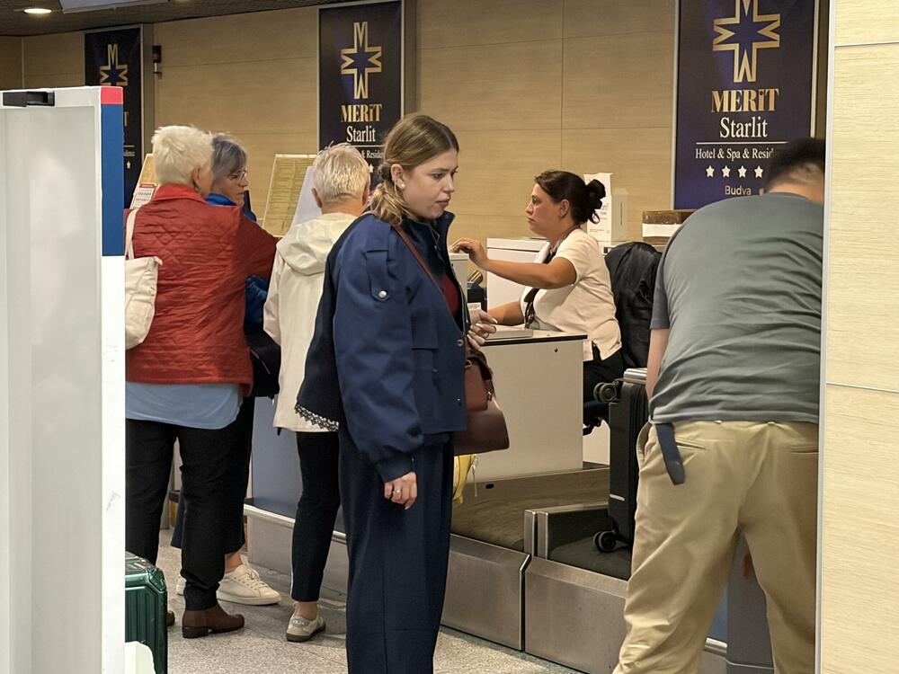 <p>Pet osoba privedeno je u Risnu, a rješenja o protjerivanju donijeta su iz razloga nacionalne i unutrašnje bezbjednosti</p>