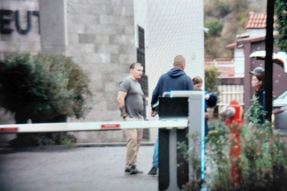 Zvinčuk sa saradnicima u Risnu, Foto: Vijesti