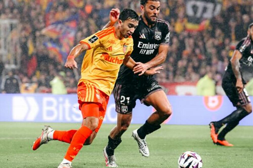 Bulatović na meču sa Lionom, Foto: RC Lens/X