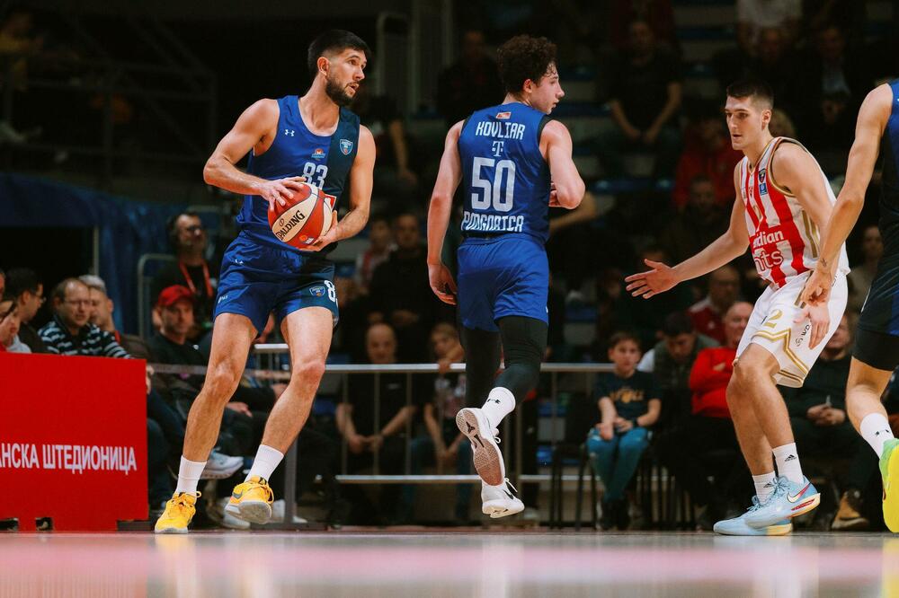 Butej i Kovlijar tokom prošlogodišnjeg derbija u Pioniru, Foto: KK Crvena zvezda/Đorđe Kostić