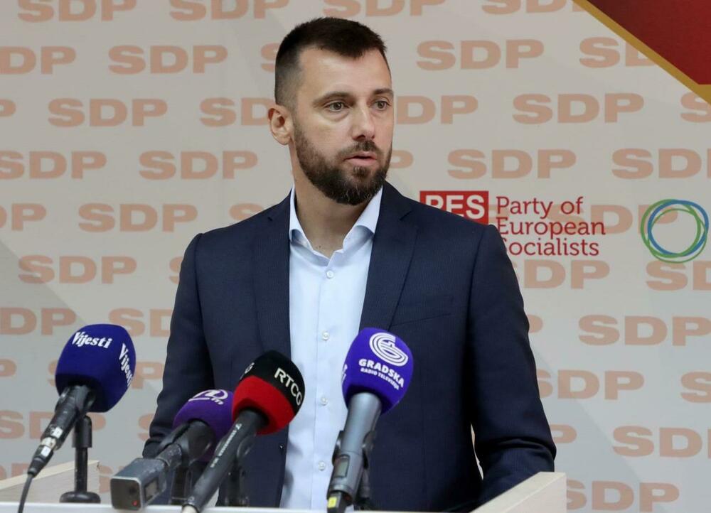 Cilj je sveobuhvatna revizija istorije: Zeković