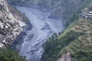 Bujične poplave pogodile sjeverni Nepal, evakuacija ljudi duž...