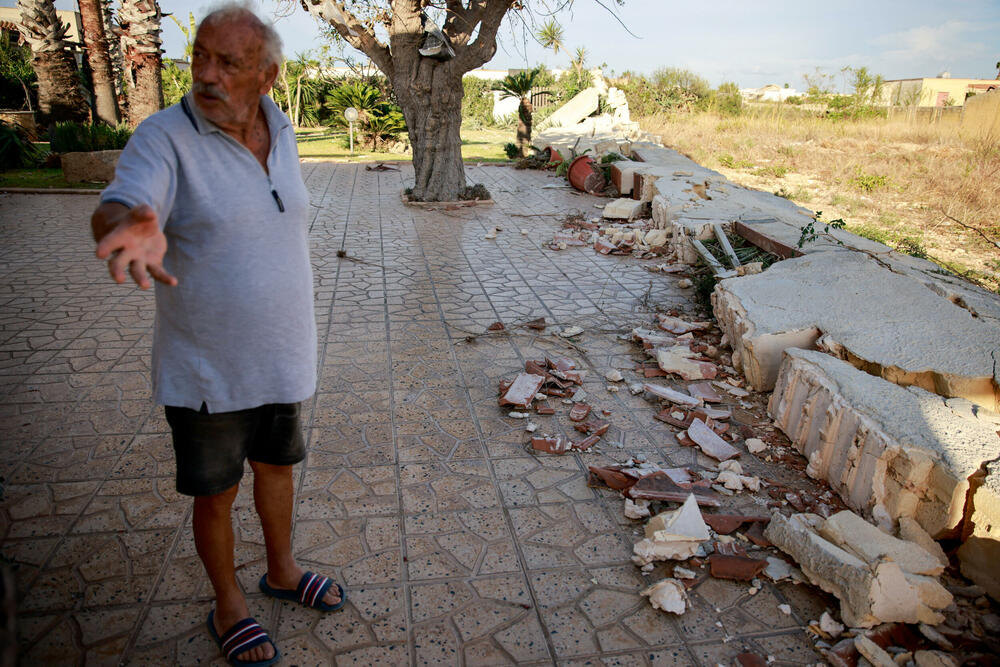<p>Među najteže povrijeđenima je 70-godišnji muškarac koji je primljen u bolnicu u gradu Mazara del Valo u kritičnom stanju, sa više preloma</p>