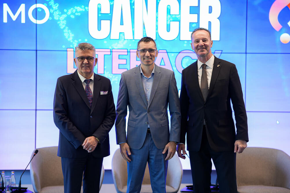 Štagljar (desno), predsjednik CUMO dr Nikola Milašević i ambasador Hrvatske Veselko Grubišić