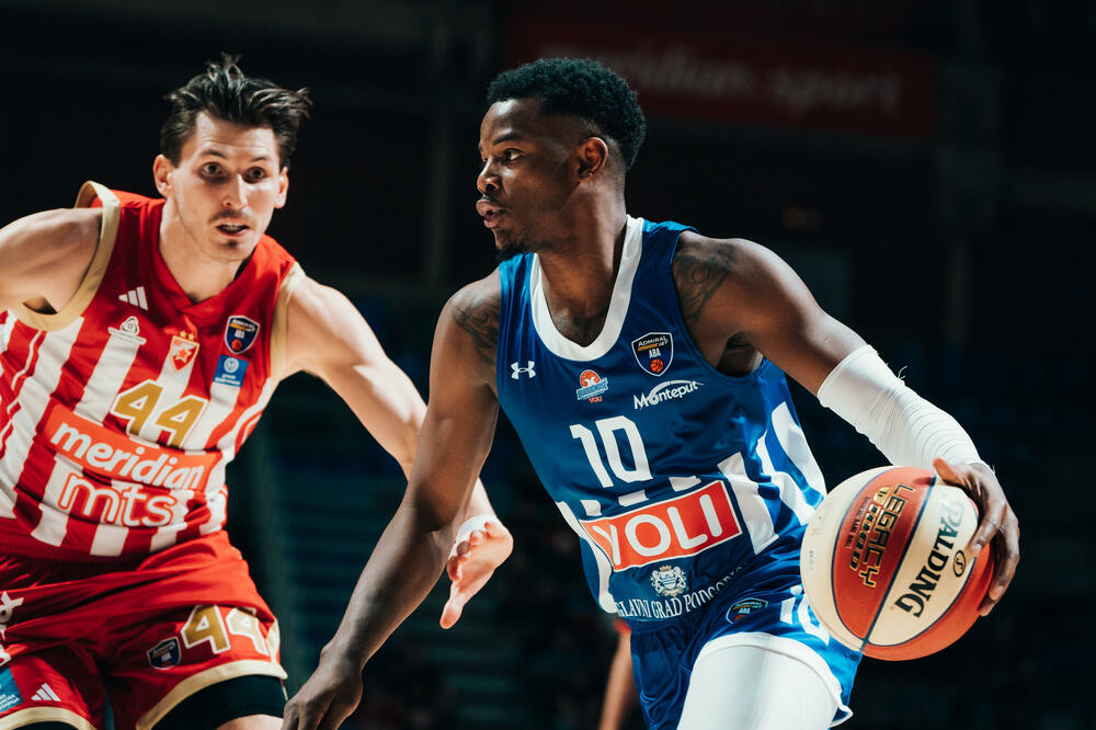 Molinar u duelu sa Kramerom na utakmici protiv Crvene zvezde prethodne subote u AdmiralBet ABA ligi, Foto: ABA league/Dragana Stjepanović