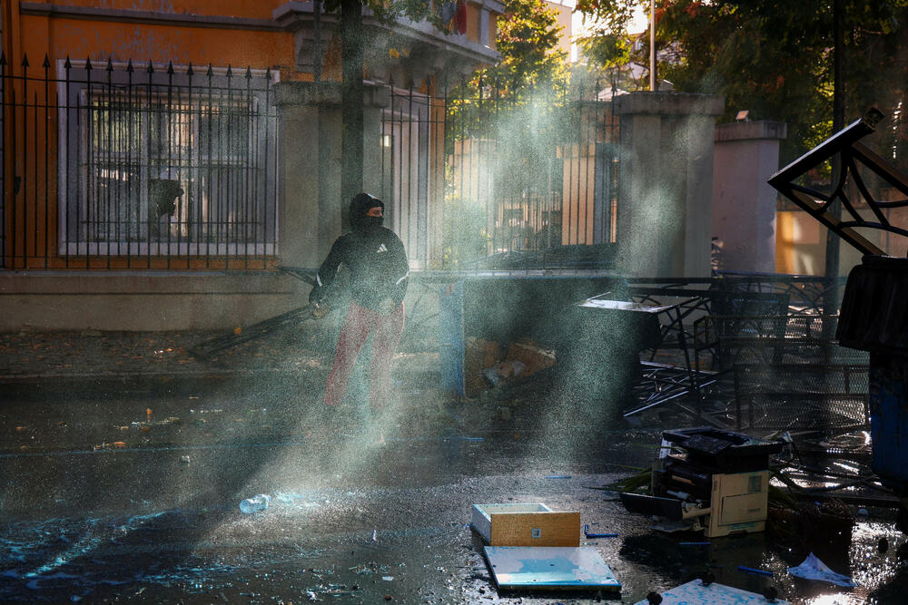 <p>Nemiri su dio šireg talasa studentskog aktivizma koji je zahvatio Evropu oko obrazovanja i životnih uslova, piše britanski list Gardijan</p>